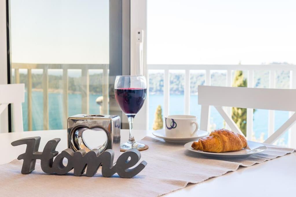 Sea View Apartment 10 Minutes Walk From Old City Dubrovnik Eksteriør billede