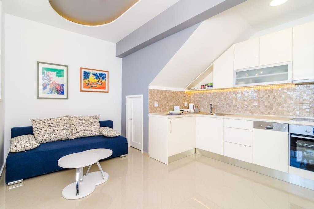 Sea View Apartment 10 Minutes Walk From Old City Dubrovnik Eksteriør billede